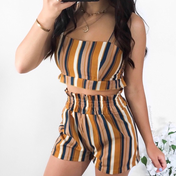 Daisys Boutique Tops - ❤️SALE❤️ Honey Love striped two piece shorts set